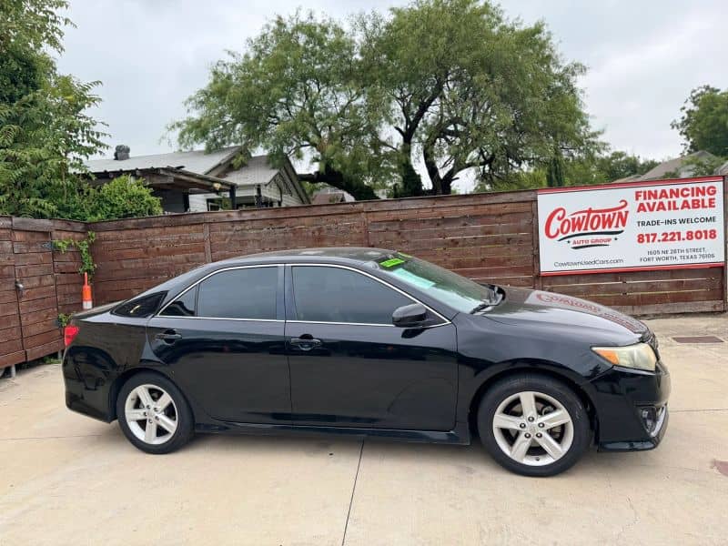 Used 2014 Toyota Camry SE Sedan 4D